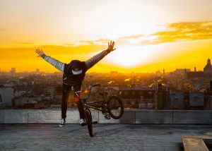 Matthias Dandois bmx sunset rooftop