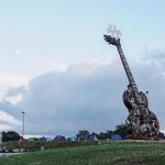 sculpture guitare au hellfest festival