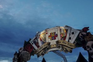 Sculpture cartes au hellfest festival