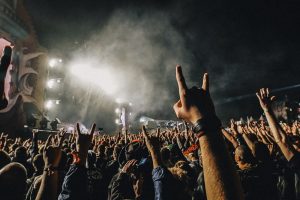 Foule concert de metal au hellfest festival