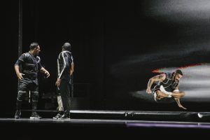 spectacle red bull flying illusion photographe videaste la clef production dance hip hop brand content paris