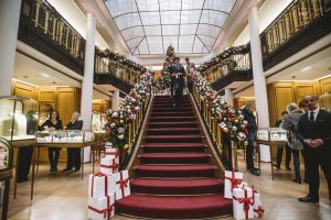 cartier paris christmas photographe mode luxe shooting