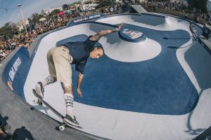 Redbull bowl rippers skate nosegrind