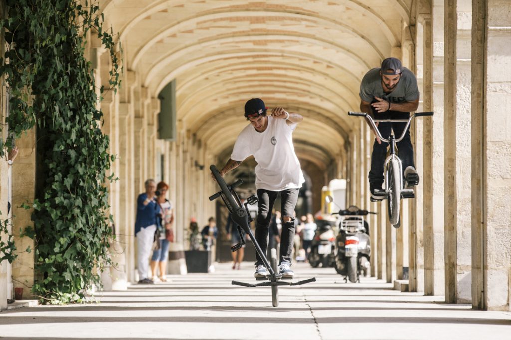 matthias dandois paris street city guide videaste red bull photographe brand content bmx velo corey martinez la clef production agence