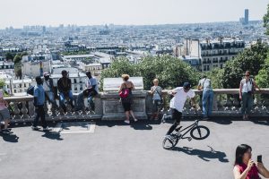 matthias dandois paris street city guide videaste red bull photographe brand content bmx velo corey martinez la clef production agence