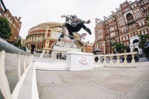 red bull hold the line london skateboard agence audiovisuelle