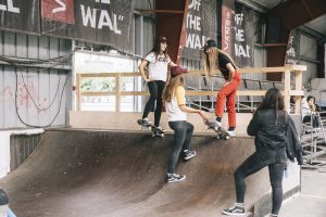 vans boomboom collection girls clara berry chelle skatepark la clef production photographe reportage nicolas jacquemin