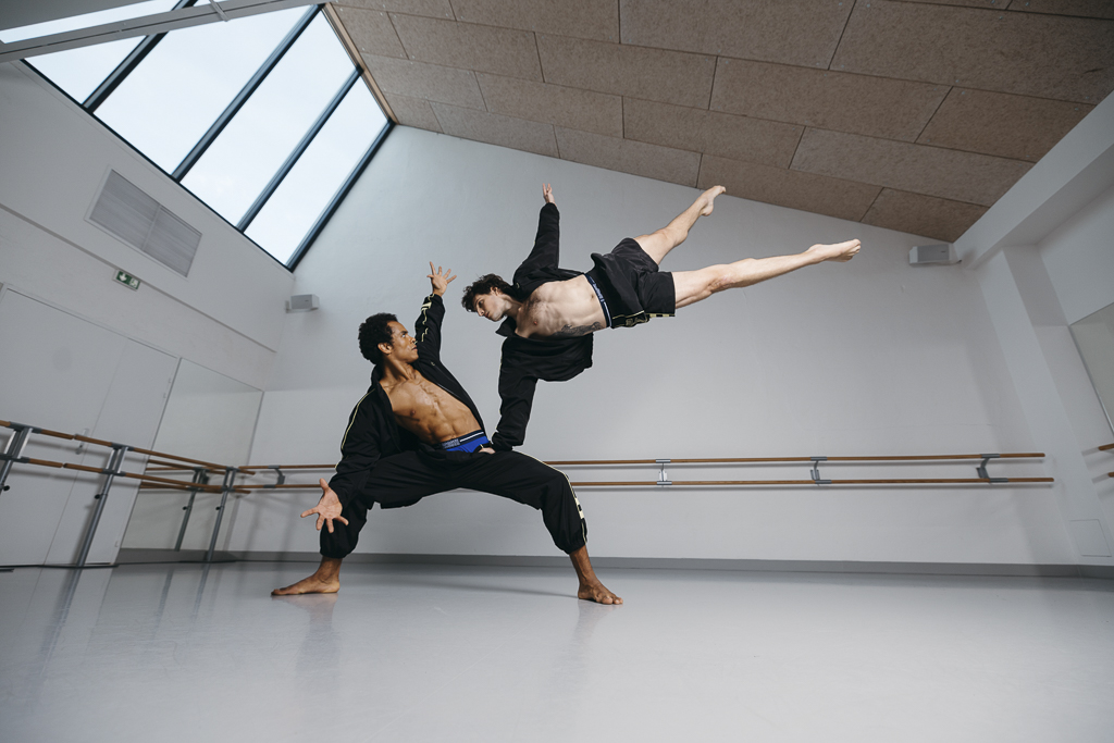 lacoste underwear avec des danseurs de l'opera de paris qui mettent en avant le calçon